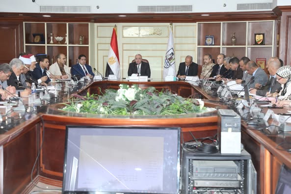 المجلس التنفيذي للمحافظة يوافق على تخصيص أراض لإقامة مشروعات خدمية بالواسطى والفشن وببا